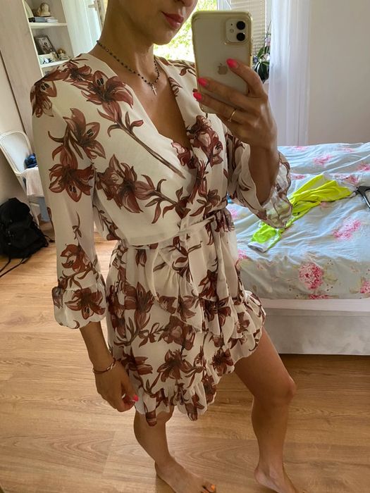 Sukienka włoska w kwiaty tiul falbanki wiązana sexi S 36 butik