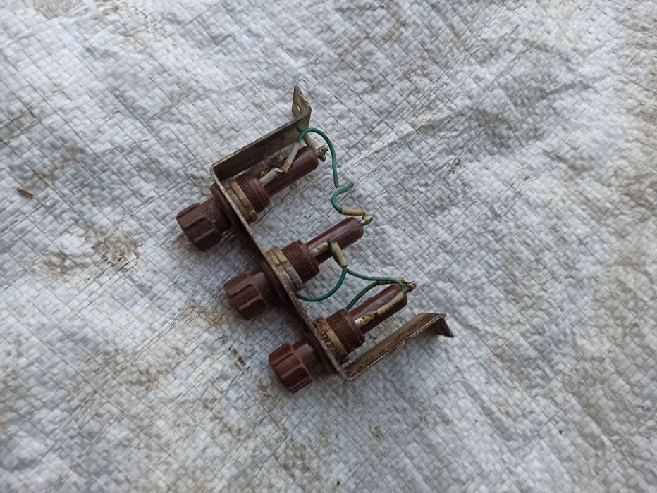 Блок запобіжників предохранителей для електроприборів