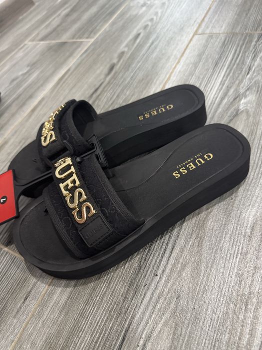 Жіночі шлепки  guess