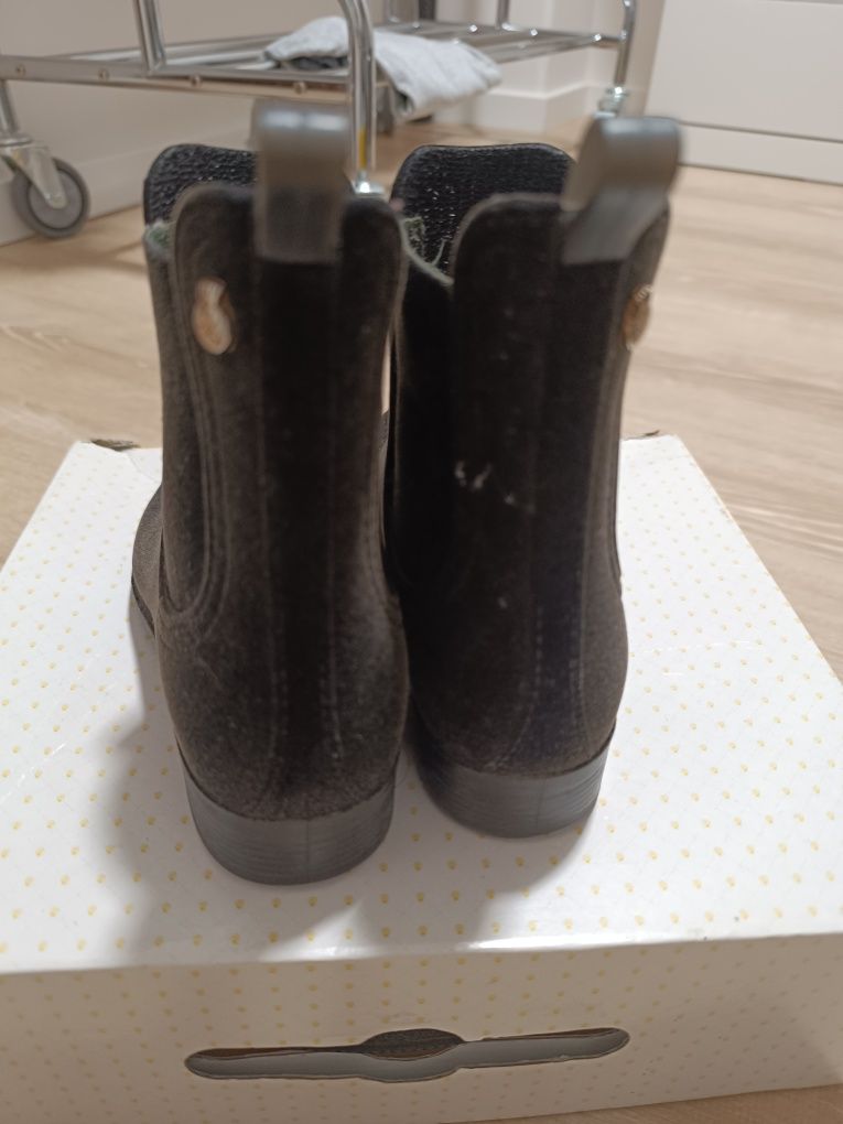 Botas camurça em bom estado