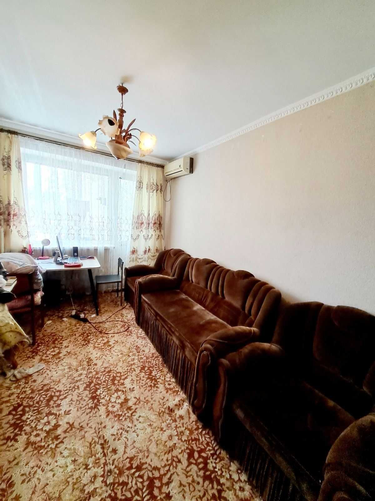 Продам 2-о кімнатну квартиру 49 м2 на Конєва-Жадова