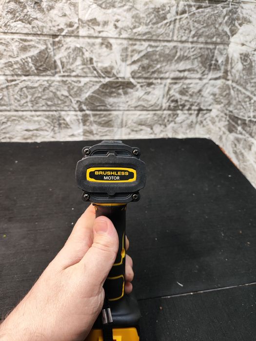 Гайковерт DeWalt без акумулятора