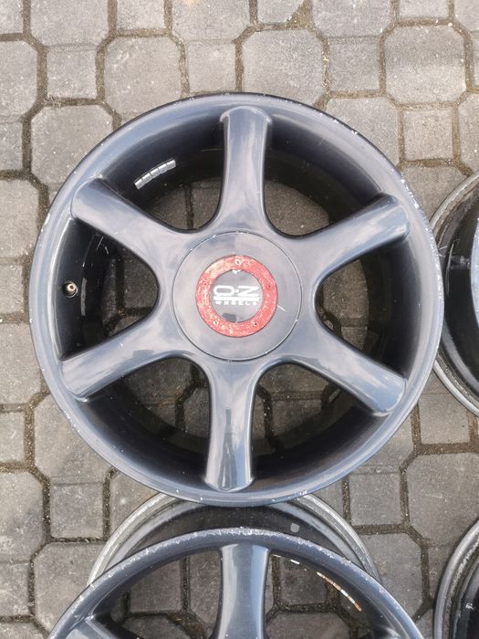 Felgi aluminiowe 17" 4x100 8J ET33  OZ RACING