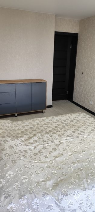 Продам 4-х комнату квартиру на площади победы