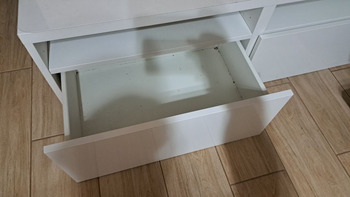 Szafka pod telewizor, wisząca