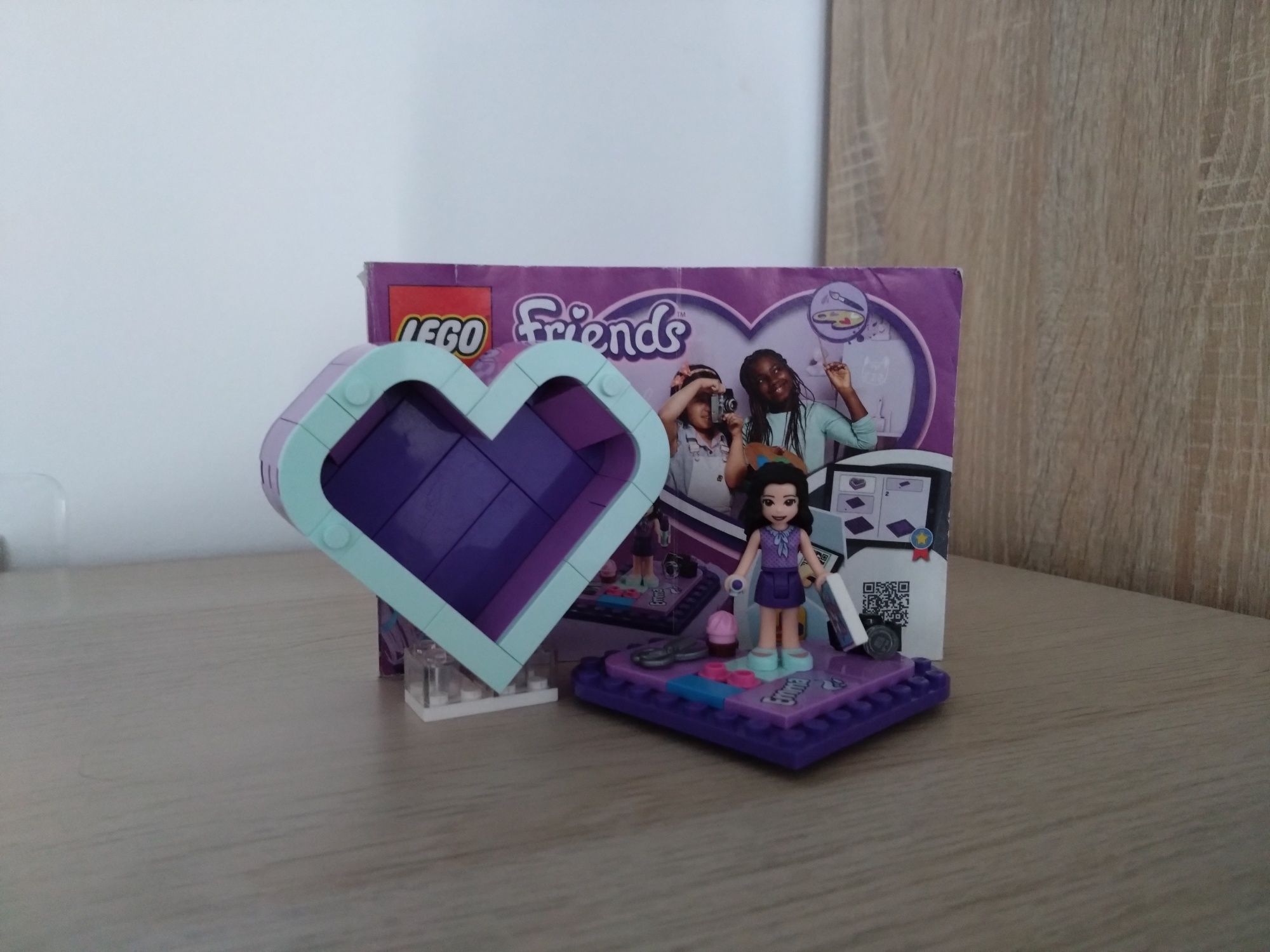 Lego Friends 41355, pudełko w kształcie serca Emmy