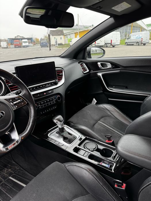 Продам Kia Proceed