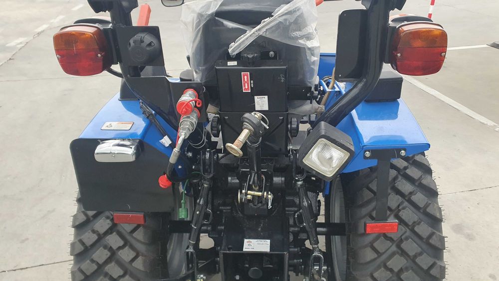 Ciągnik rolniczy-mini traktor Solis S16 - 18 KM + Pług śnieżny