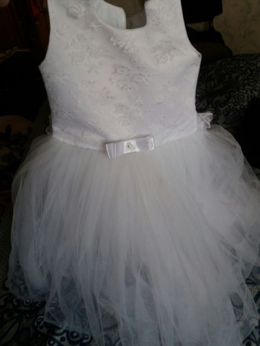 Праздничное.нарядное.Платье для девочки очень красивое