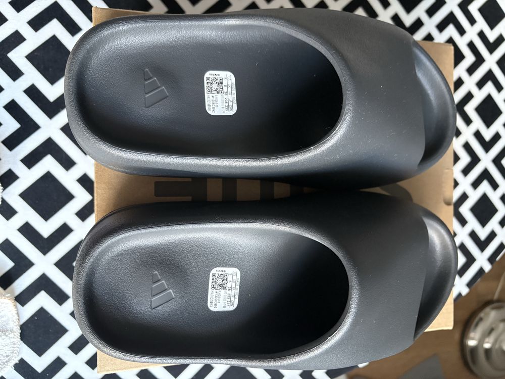 Yezzy Slide Onyx 38