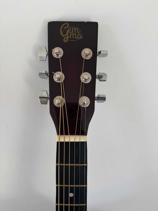 Guitarra acústica Cema em ótimo estado + capa