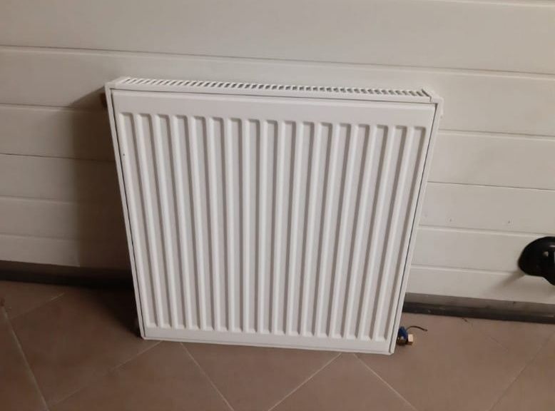 Aluminiowy grzejnik panelowy 60cm na 60cm