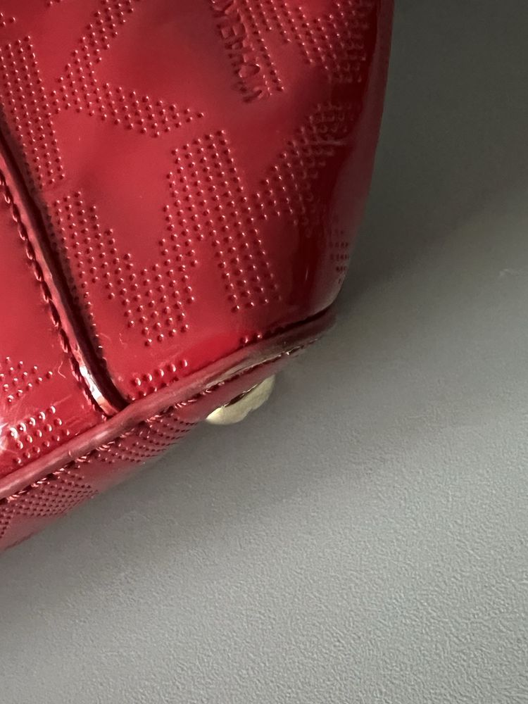 Lakierowana torebka Michael Kors