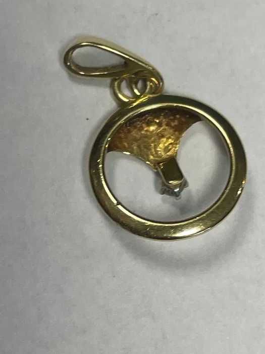 Złota zawieszka, wisiorek 14kt 1,4 gram z diamencikiem