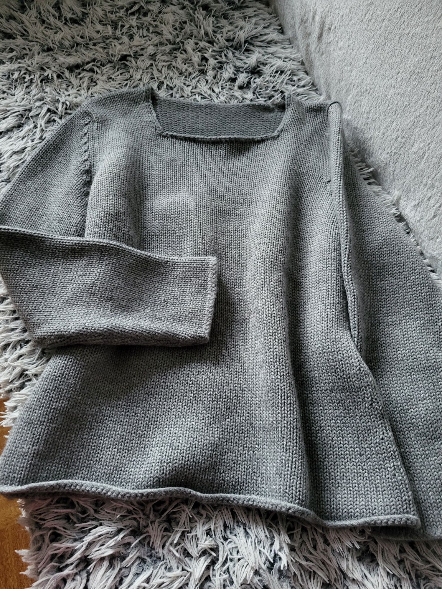 Ciepły sweter damski. Made in Italy. 50% włóczka lana merino. Rozm. L.