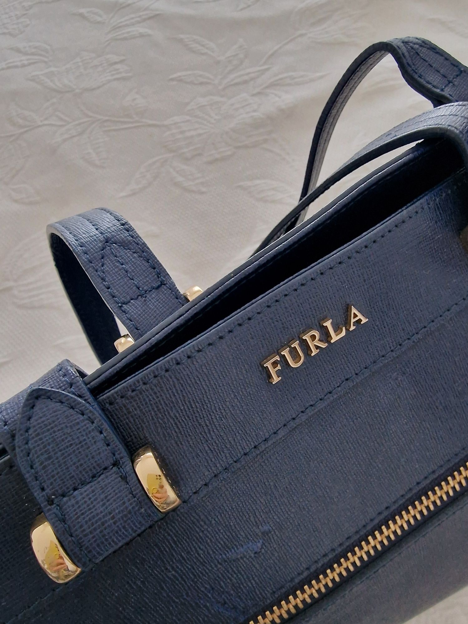 Mala Furla azul marinho