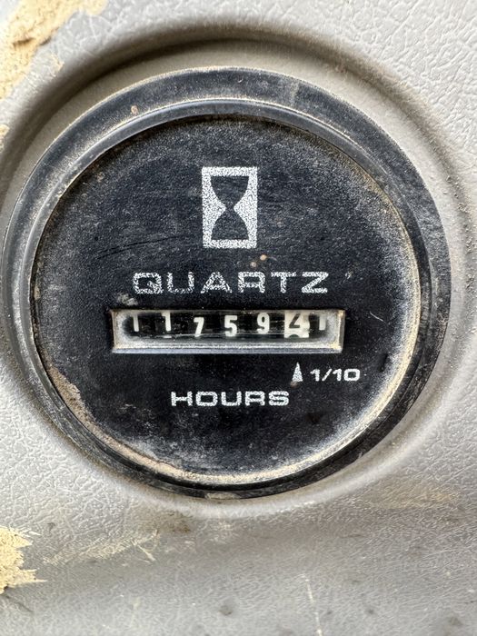 Гусеничний екскаватор NEW HOLLAND E305