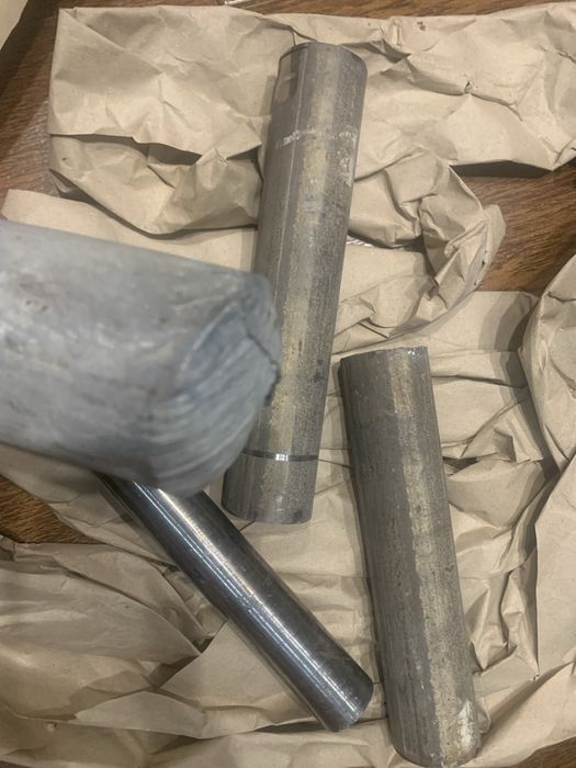 Круг прут титановий титан 32 44 шматки