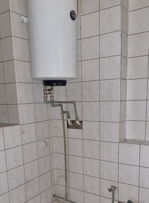 Продам  3 кімнатну квартиру центр окремий вхід 90 м.кв.