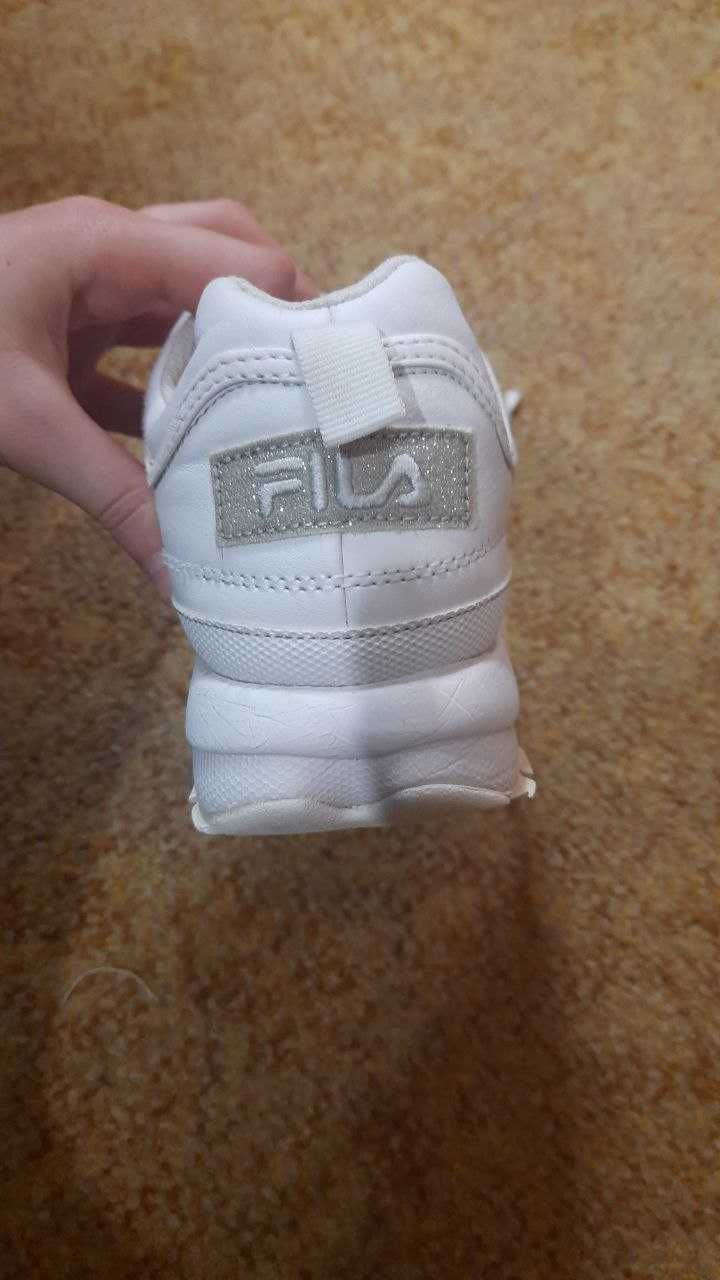 Продам кросівки FILA