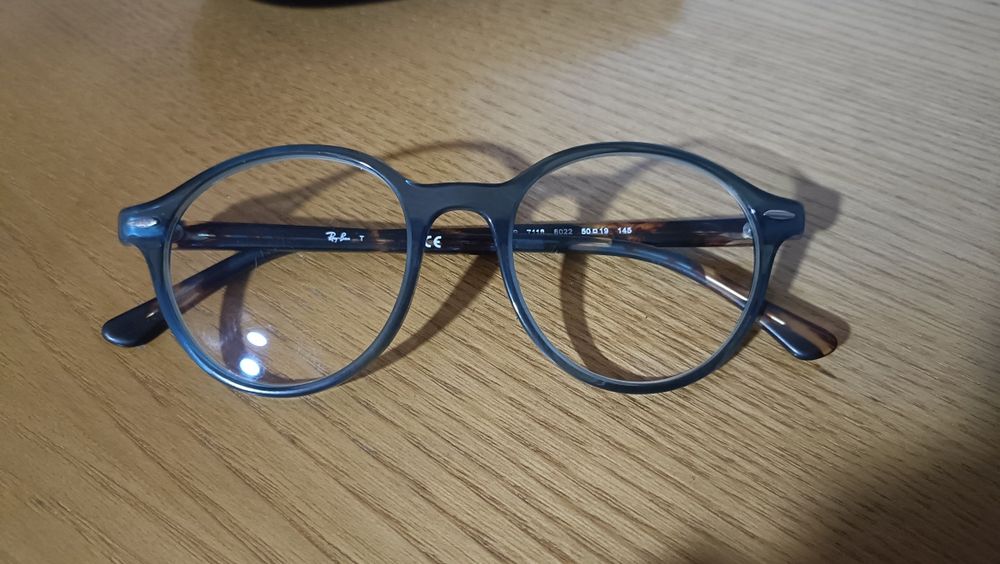 Armação Ray ban .