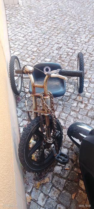 Triciclo Drift Trike Razor – usado