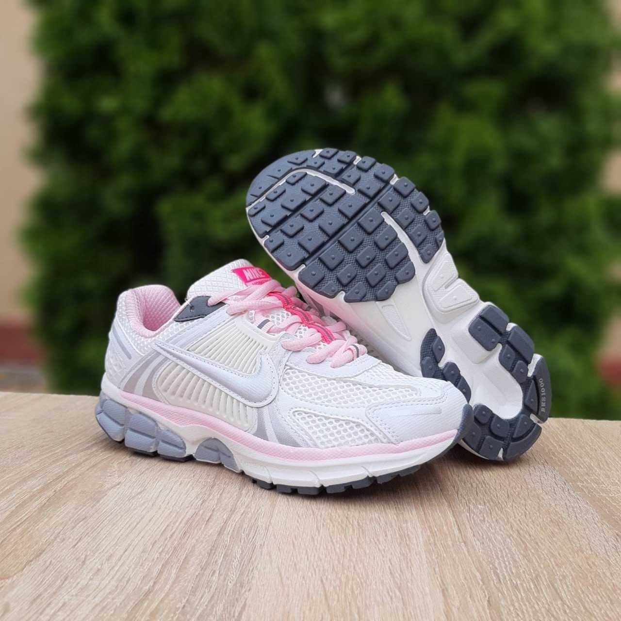 Жіночі кросівки Nike Vomero 5 розмір з 37 по 41