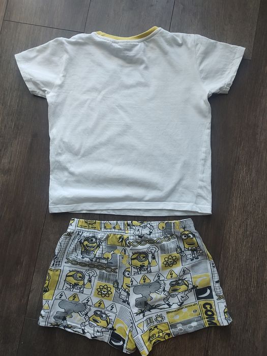 Piżama chłopięca Minionki r.122 Sinsay