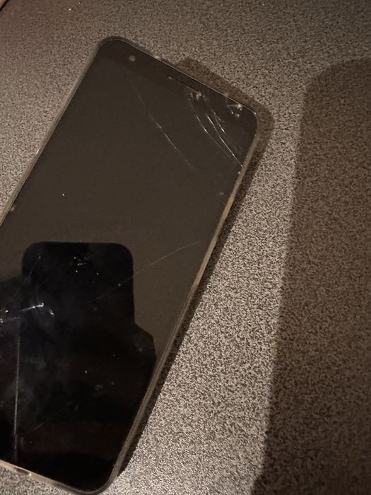 Продам google pixel 3a xl на запчастини