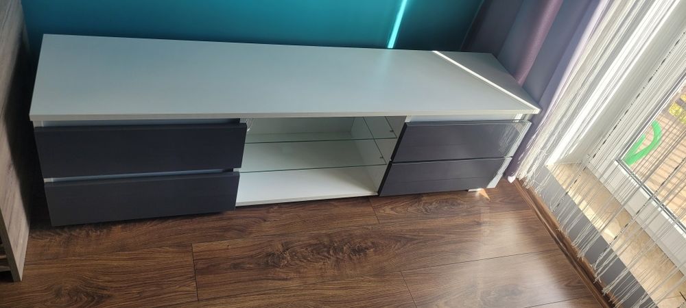 Szafka rtv pod telewizor