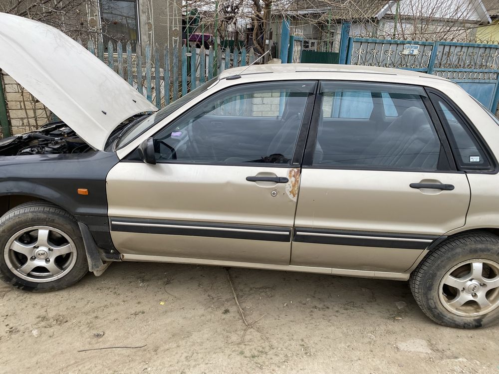 Продам машину Mitsubishi