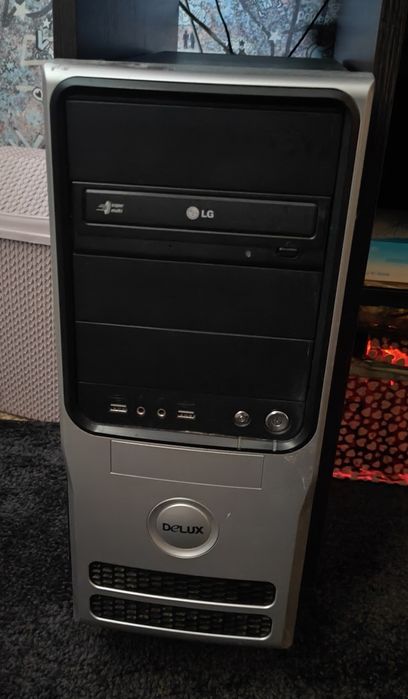 Персональный компьютер,монитор, клавиатура.мышка.