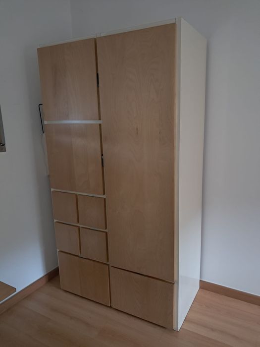 Guarda fatos com grande arrumação