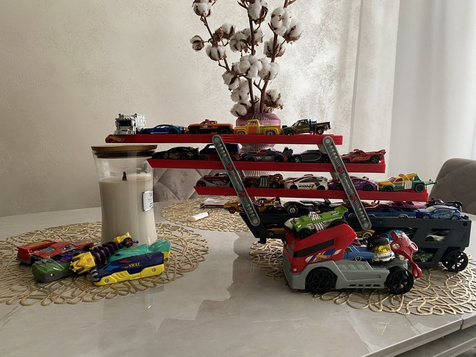 машинки Hotwheels 50+ і вантажівка-гараж