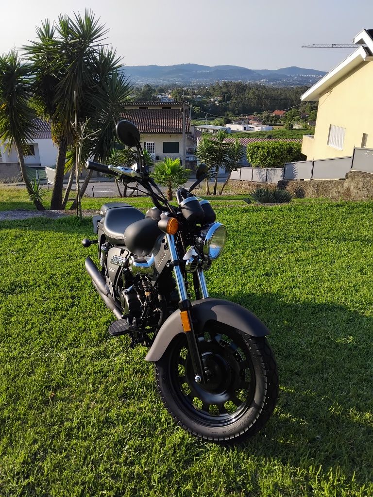 Keeway Superlight 125