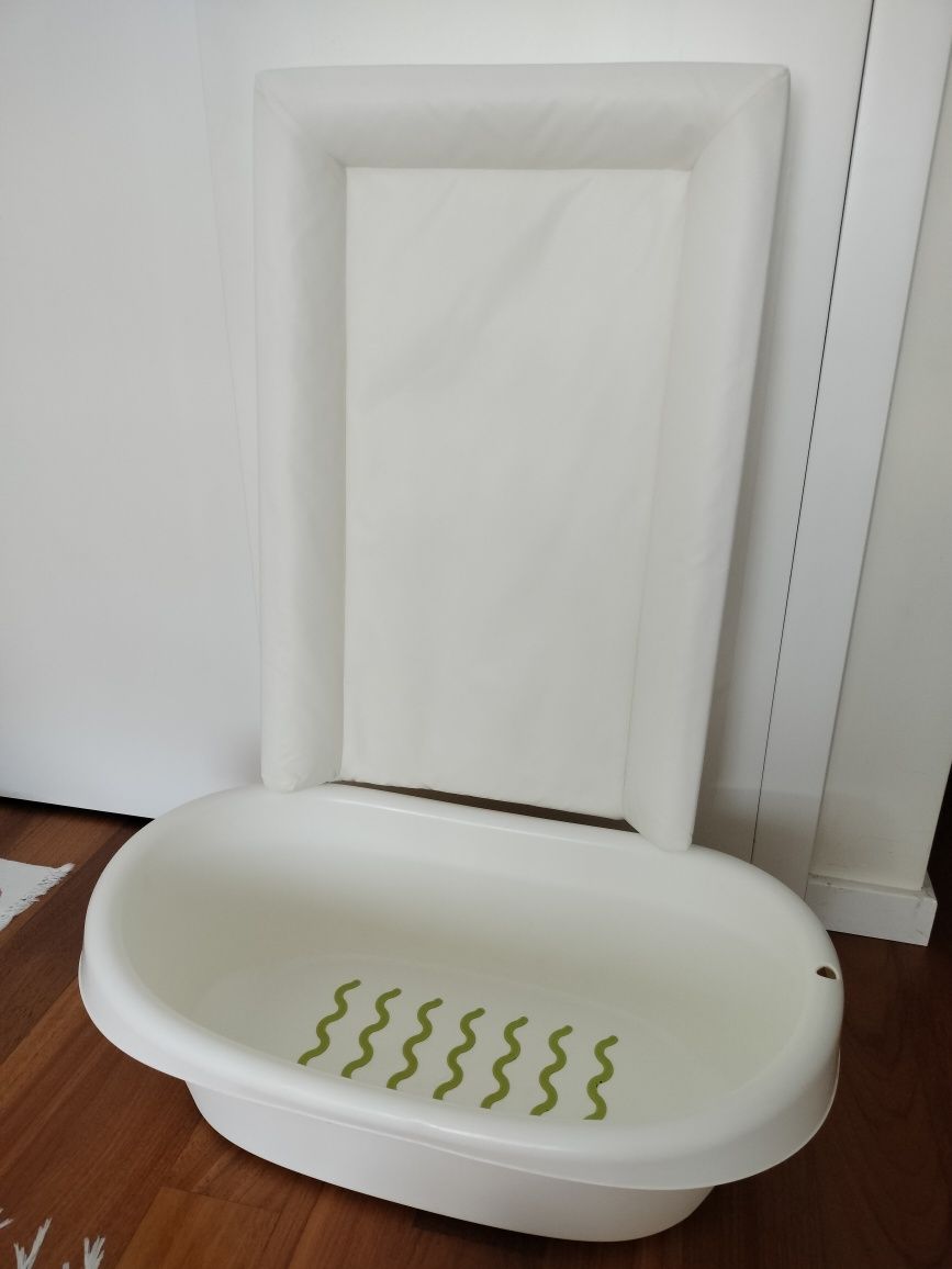 Banheira e muda-fraldas com 2 capas IKEA