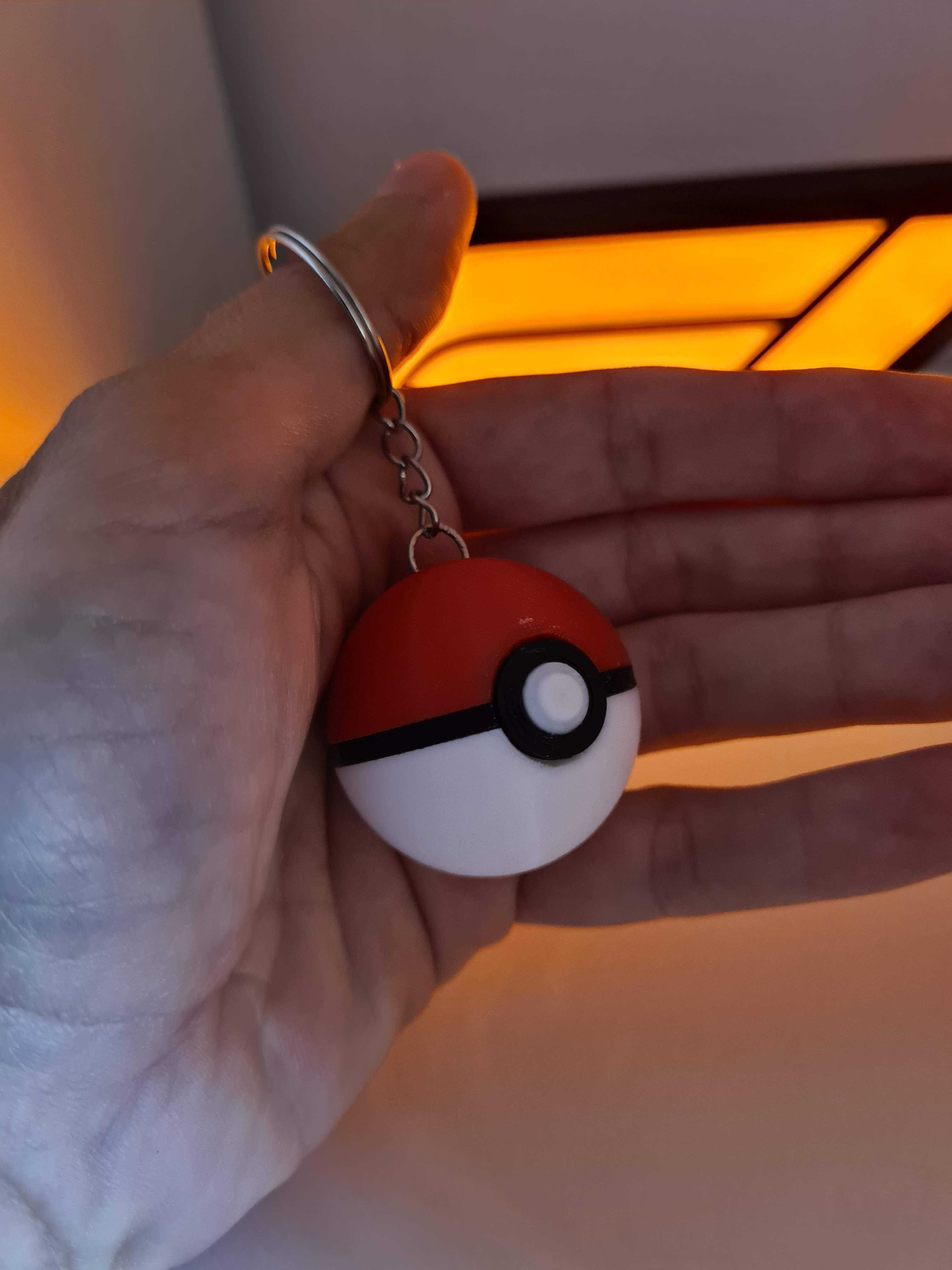 Porta-Chaves Bola Pokémon – Estilo para Fãs e Colecionadores