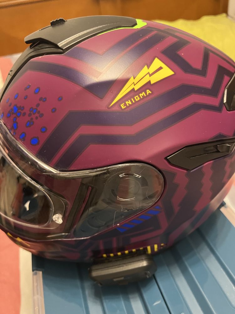 Capacete nexx com intercomunicador Cardo