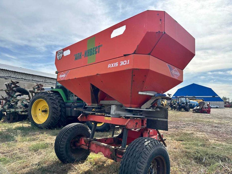 Розкидач Kuhn Axis 30.1