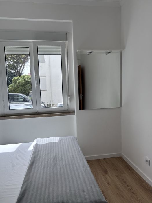 Quarto pra arrendadar em Linda a Velha