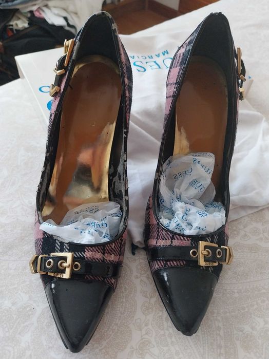 Sapato de senhora tamanho 39, com salto alto da Guess