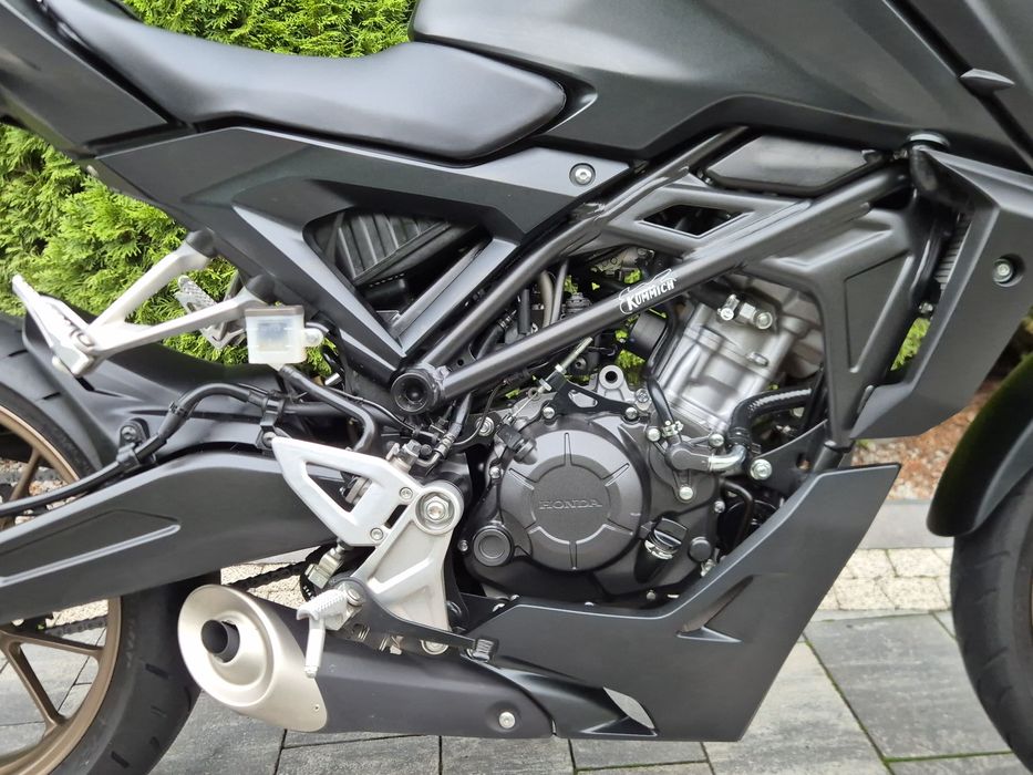 Honda CB 125 R abs 8000km UDOKUMENTOWANY Idealny STAN B a1