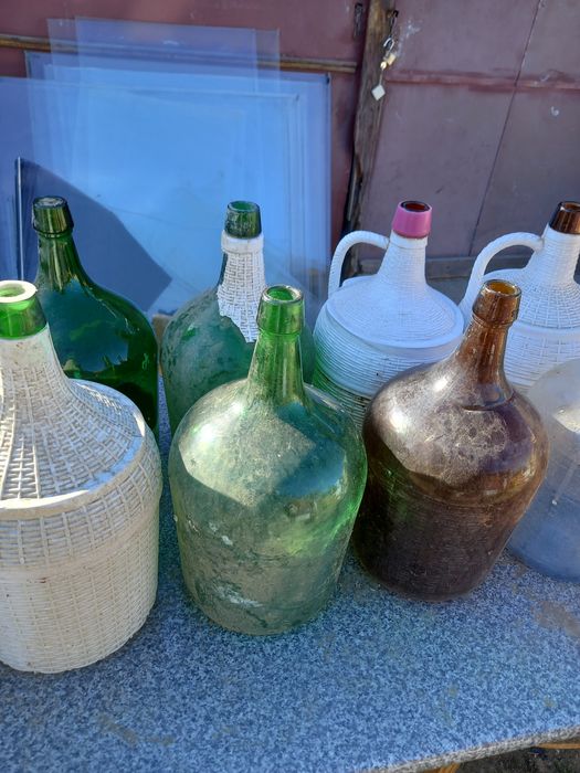 Garrafoes em vidro