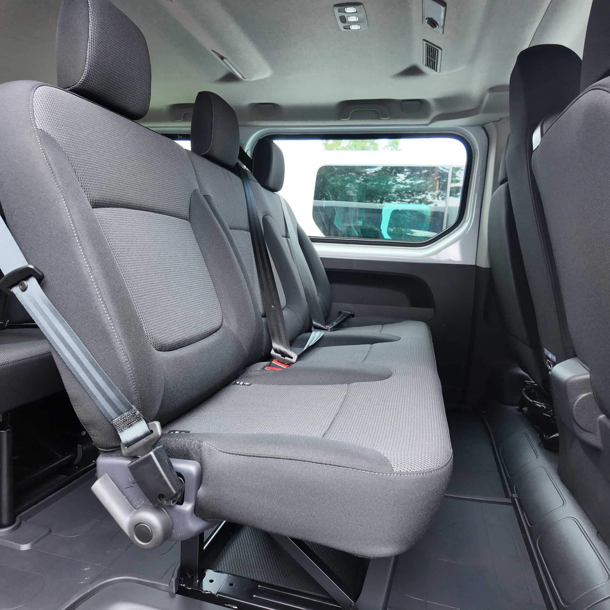 Wynajem busa 7,8,9 osobowego wypożyczalnia aut Renault Trafic