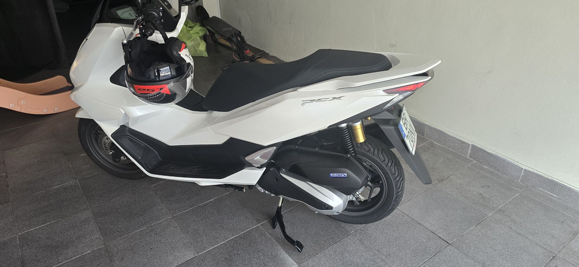 PCX. DX 2025 como nova