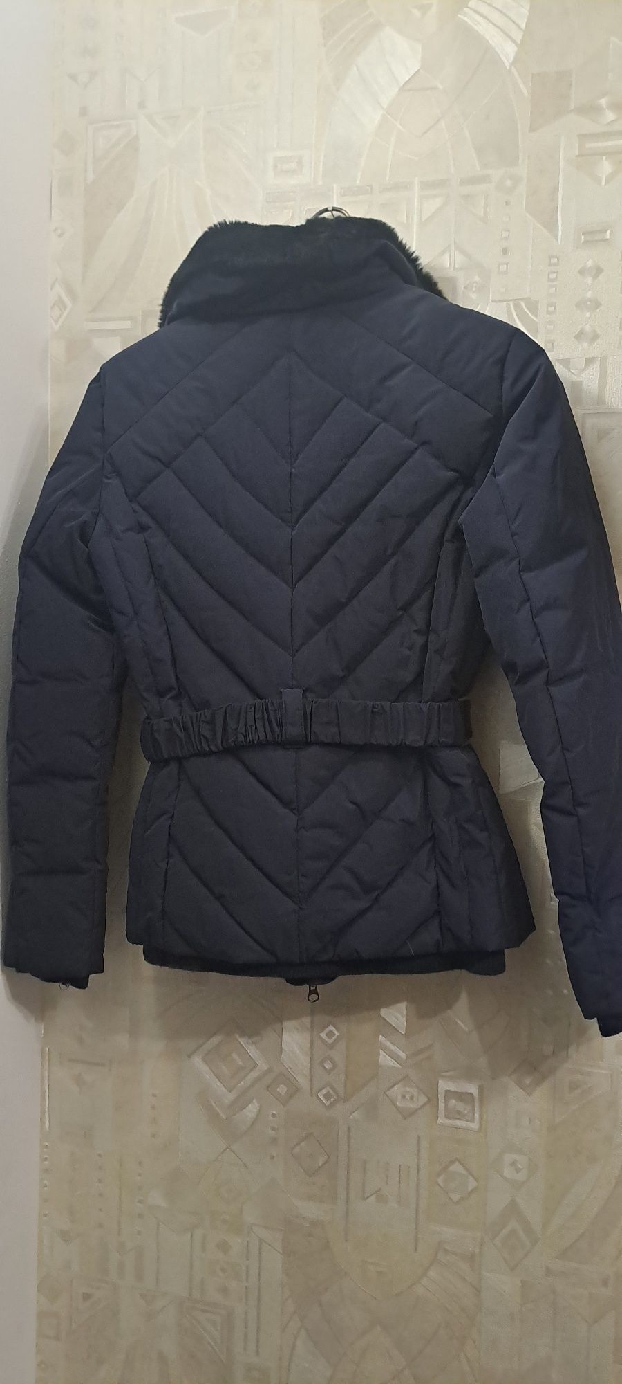 Kurtka damska  Armani Jeans rozm S/M zimowa