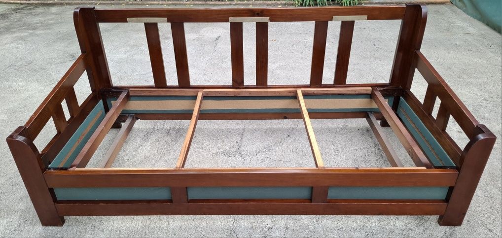 Sofa verde em pinho