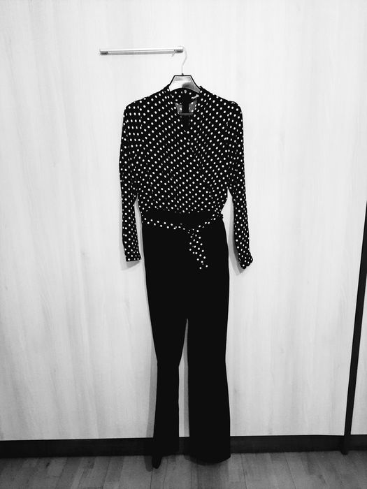 Spodnium/kombinezon w groszki rozmiar 36