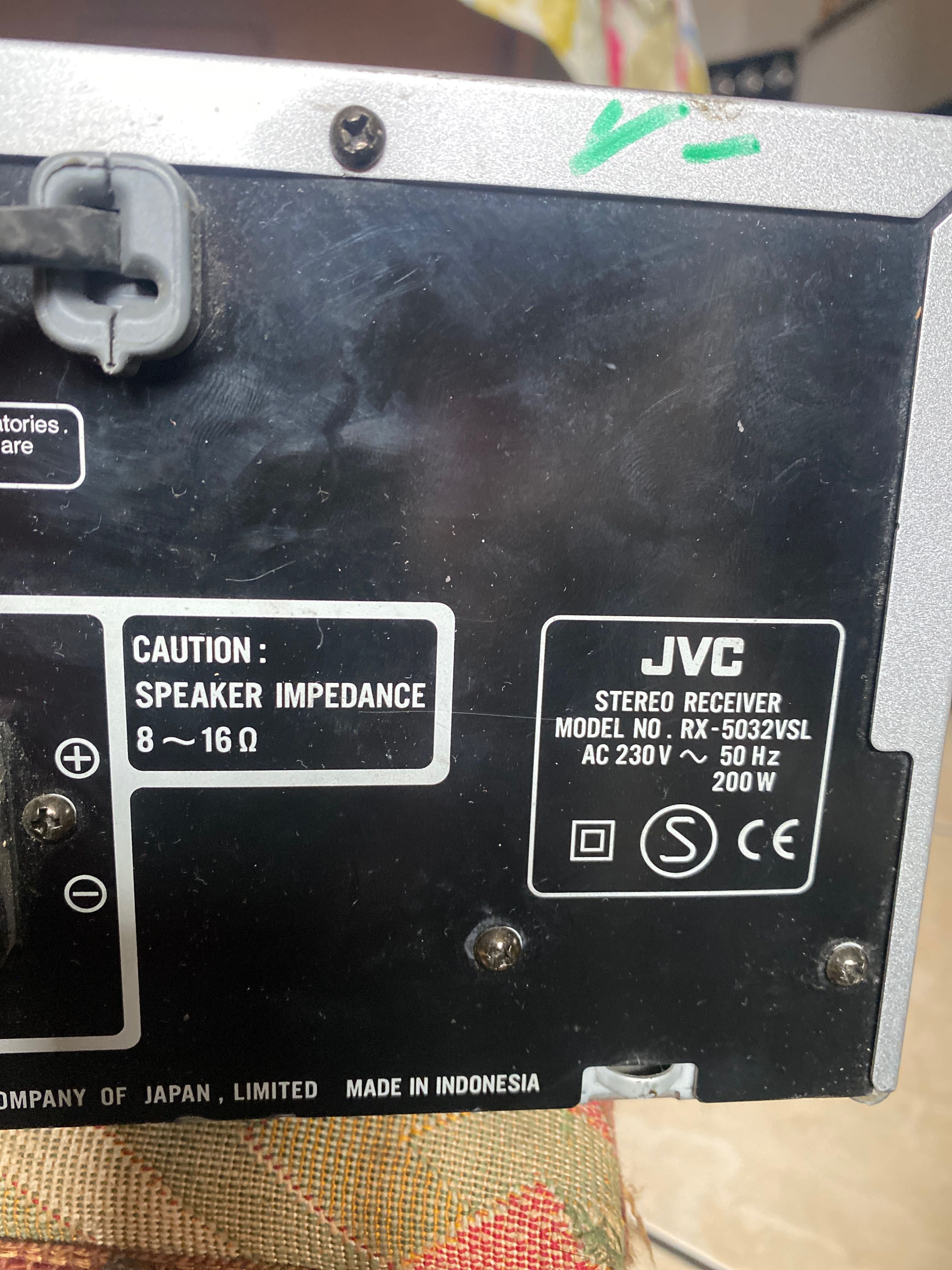 Підсилювач тюнер 200v JVC