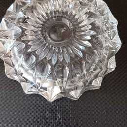 Cinzeiro vidro grosso trabalhado 13cm diâmetro